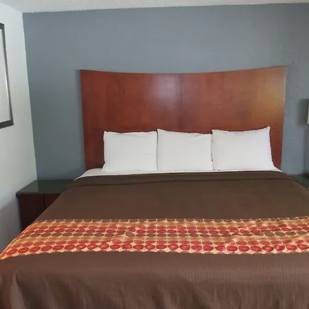 Travel Inn And Suites-2