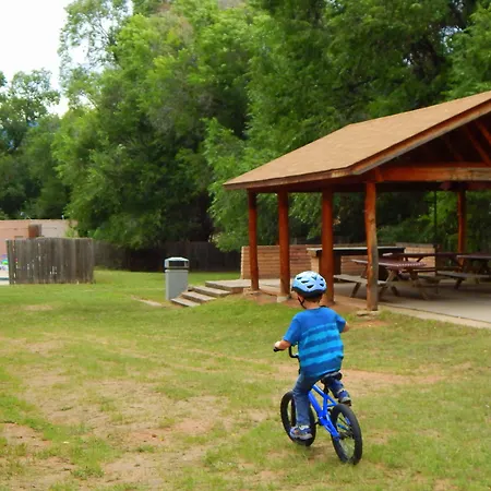Buffalo Lodge Bicycle Resort - Amazing Access To Local Trails & The Garden-3