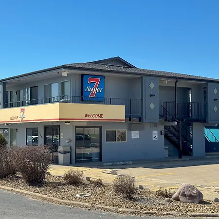 Super 7 Motel-3