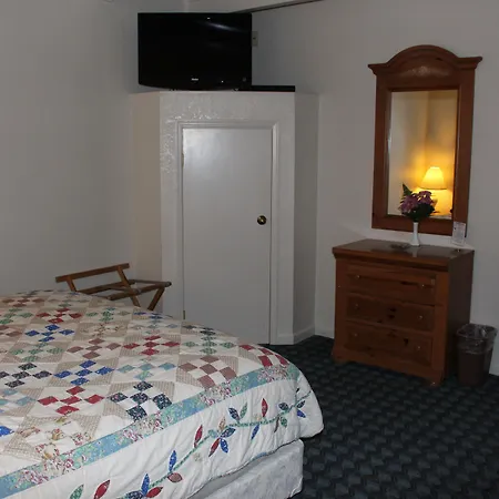 Barewood Inn & Suites-3