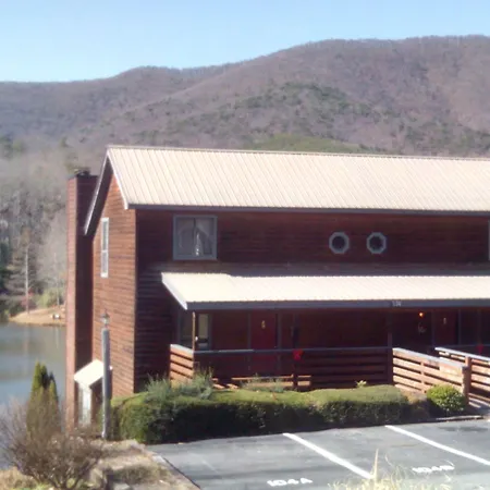 Country Hideaway At Mountain Lakes Resort-3