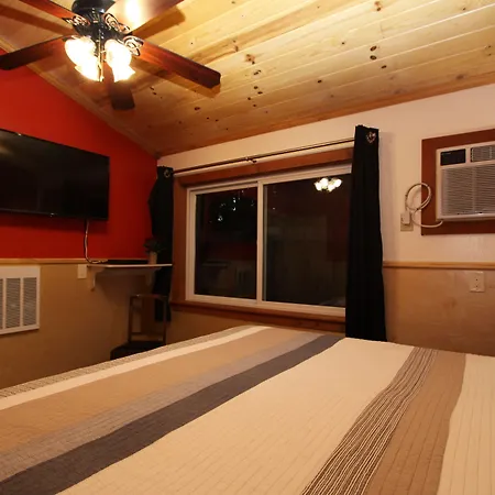 The Woods Hotel - Gay Lgbtq Cabins-3