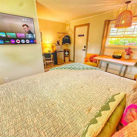 Brittany Motel-2