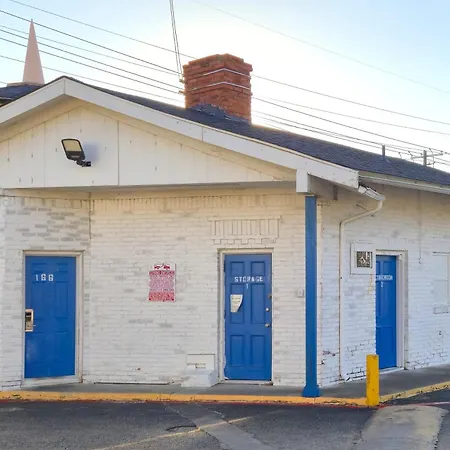 Cole Manor Motel By Oyo Love Field Market Center-3