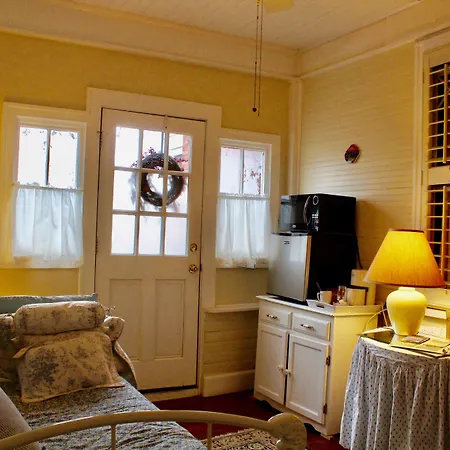 Oakland Cottage Bed And Breakfast-2