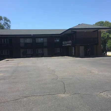 Midway Inn & Suites-3