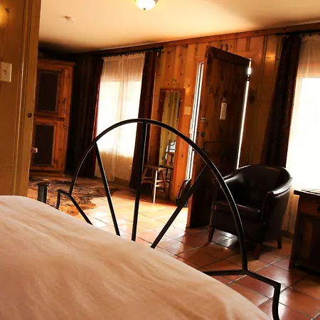 The Maverick Inn-3