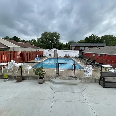 Quality Lodge - Cedar Point Area-2
