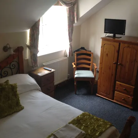 The Glan Yr Afon Inn-2