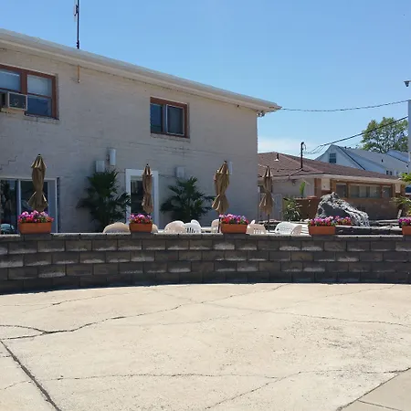 The Amethyst Beach Motel-2