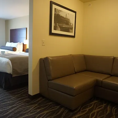Cobblestone Hotel & Suites - Chippewa Falls-2