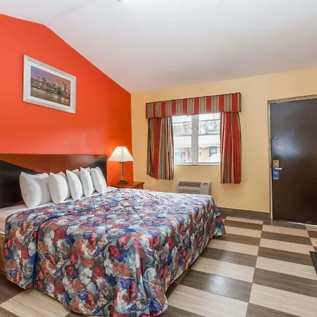 Travelodge By Wyndham Jersey City-2