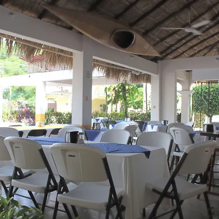 Hotel Arrecife Huatulco Plus-3