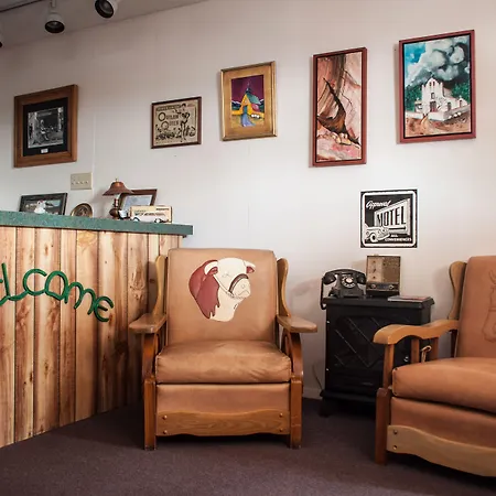Raton Pass Motor Inn-2