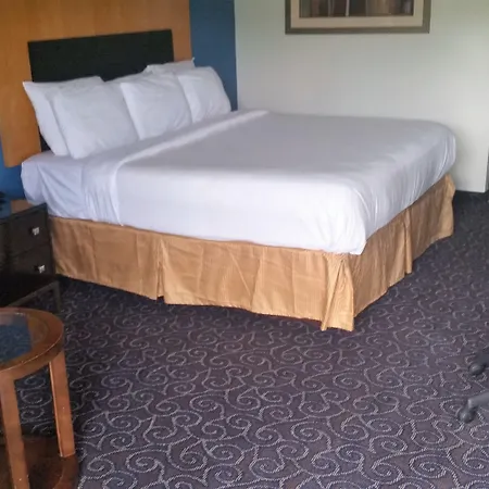 Days Inn And Suites By Wyndham Oxford-3