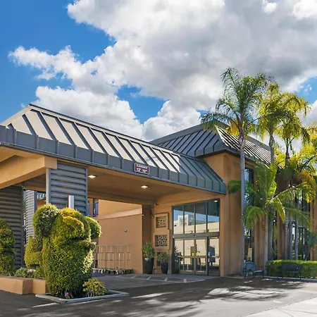 Best Western Plus Stovall'S Inn-2