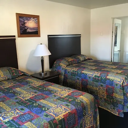 Deluxe Inn Of Roswell-3