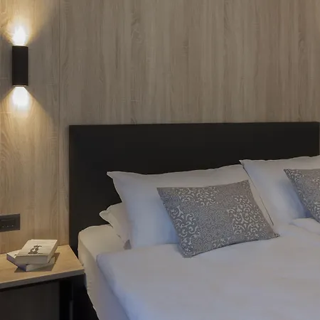 Tourist Hotel-2