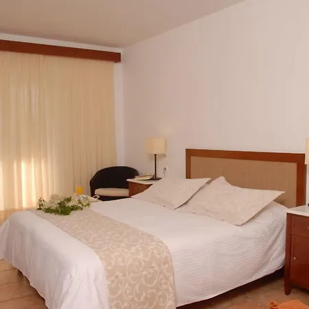 Bitzaro Grande Hotel & Suites-3