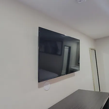 Travelodge By Wyndham Buena Park-2