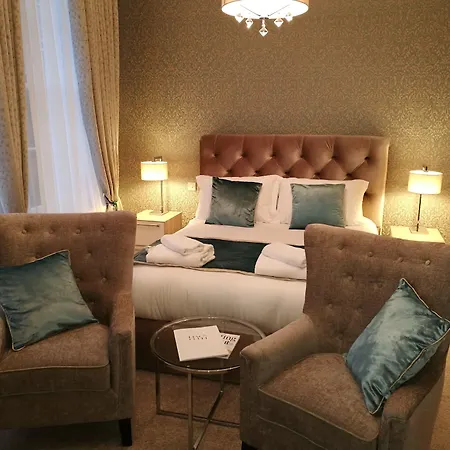 The Devon Court-3