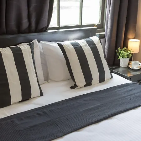 Royal Hotel Ryde-3