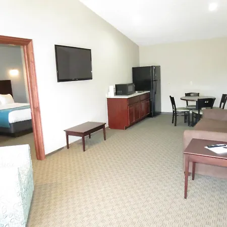 Edgewater Hotel And Suites-3