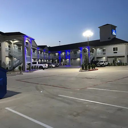 Haven Inn & Suites Willowbrook (Adults Only)-2