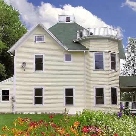 Breezy Hill Inn-3
