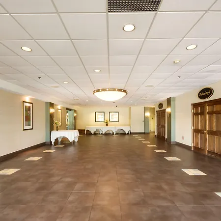 Chester Hotel And Conference Center-3