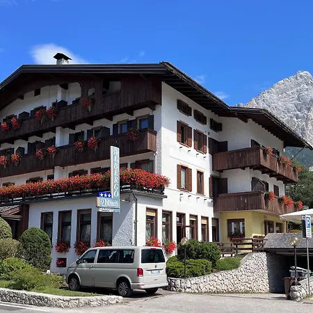 Hotel Albergo Dolomiti-3
