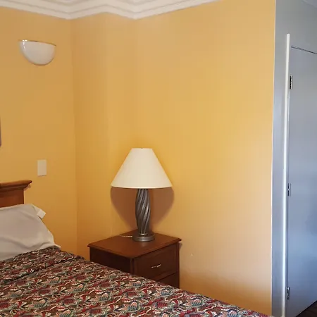Flamingo Inn Long Beach-2