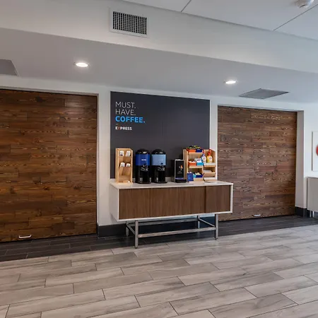 Holiday Inn Express & Suites Gainesville - Lake Lanier Area By Ihg-2