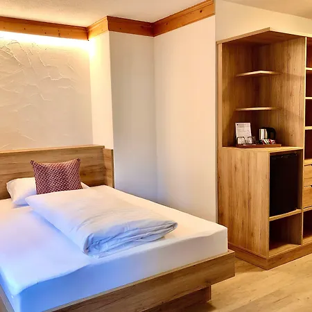Hotel Crystal-2