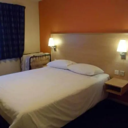 Metro Inns Huddersfield-3