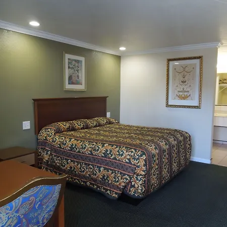 Castaway Motel-3