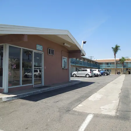 Castaway Motel-2