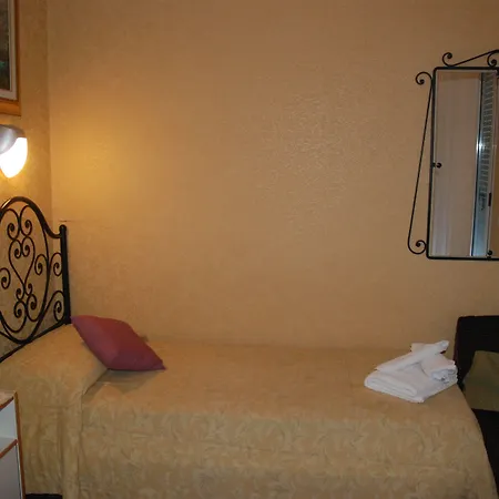 Hotel Aurora-2