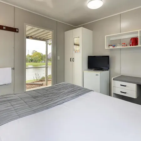 Milmerran Village Caravan Park-2