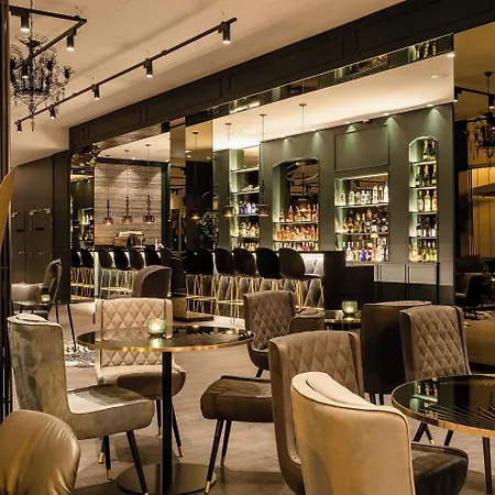 Motel One Paris-Porte Doree-2