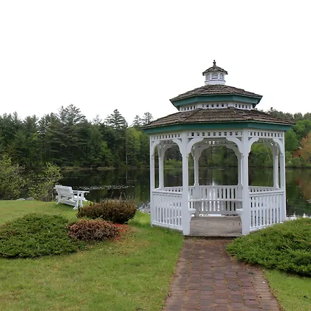 Sara Placid Inn & Suites-3
