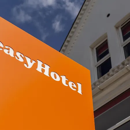 Easyhotel Reading-2