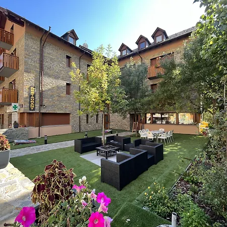 Hotel Els Encantats-2
