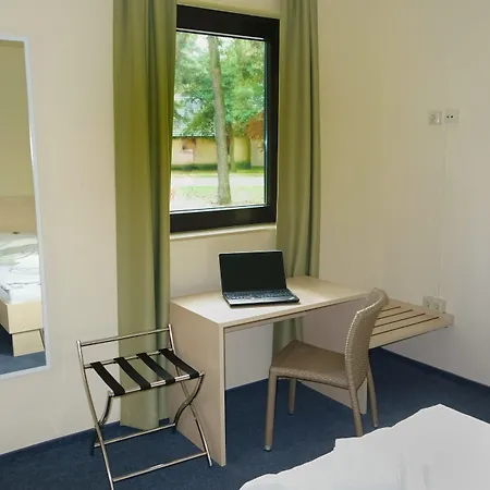 Best Deal Airporthotel Weeze-3