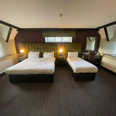 Cwrt Bleddyn Hotel & Spa-3