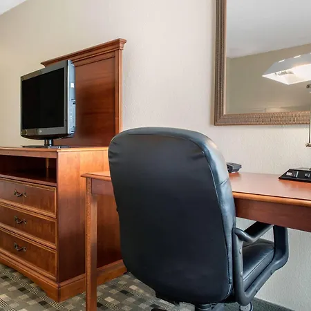 Quality Hotel Conference Center Cincinnati Blue Ash-2
