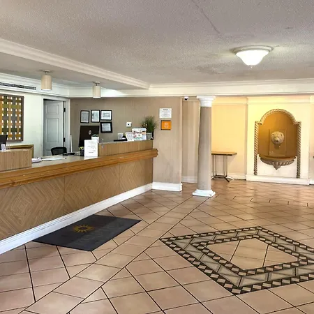 Townhouse Garden Inn & Suites San Antonio I 35-3
