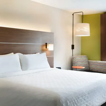Holiday Inn Express & Suites Omaha Downtown Old Market By Ihg-3