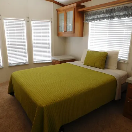 Camp Mack Lodge, Marina & Rv Resort-3