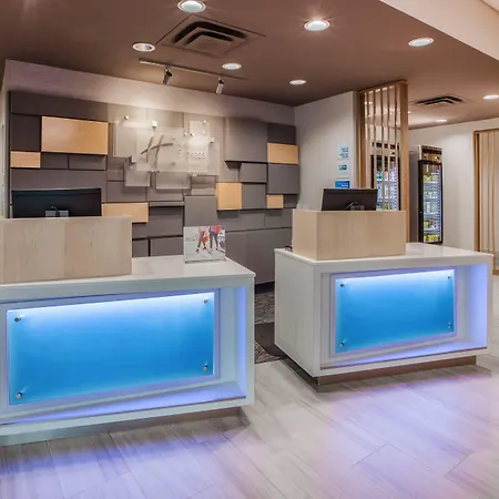 Holiday Inn Express & Suites Warrensburg North By Ihg-3